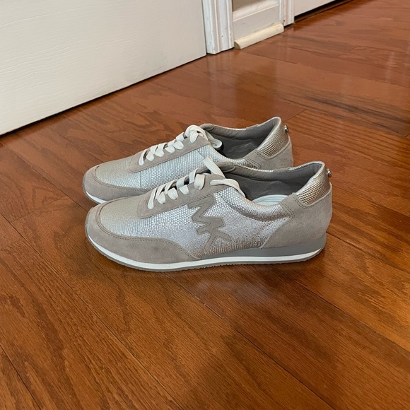 Michael Kors tennis shoes - Picture 3 of 5